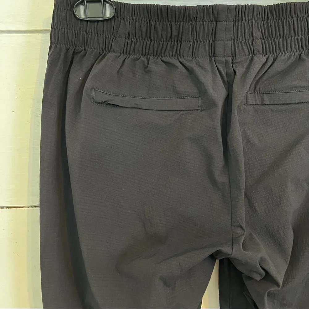 Athleta Mod Trekkie Zipper Crop. Size 2 - Image 7