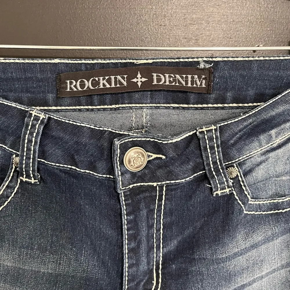 ROCKIN DENIM Y2K Boot Cut Women’s Jeans Jeweled Pockets Sz 8. 32” Inseam EUC Blue - Image 3