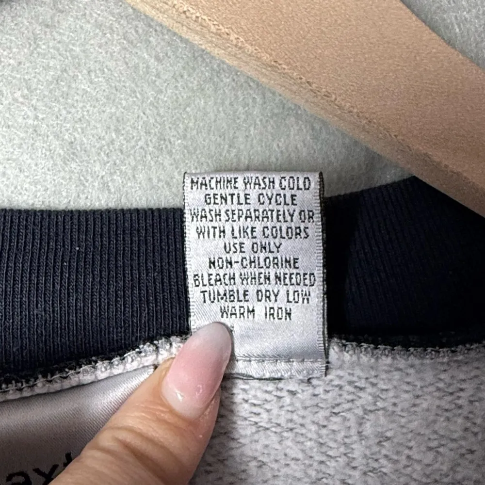 Baxter & Wells Women’s Embroidered Applique Flowers Fleece Button Up Cardigan L Gray Size L - Image 7