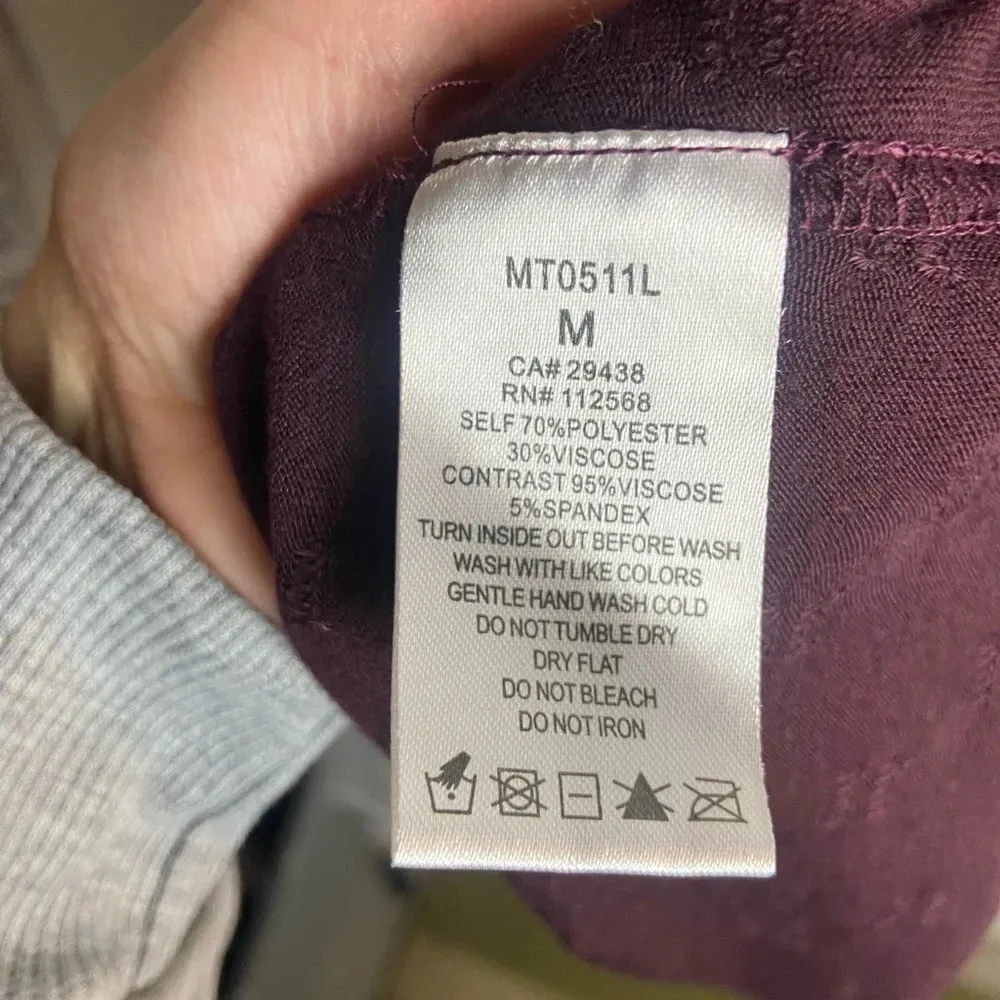 Miss Me Size Medium Oversized Knit Top Longsleeve Burgundy Elevated Basic Ribbed - Image 9