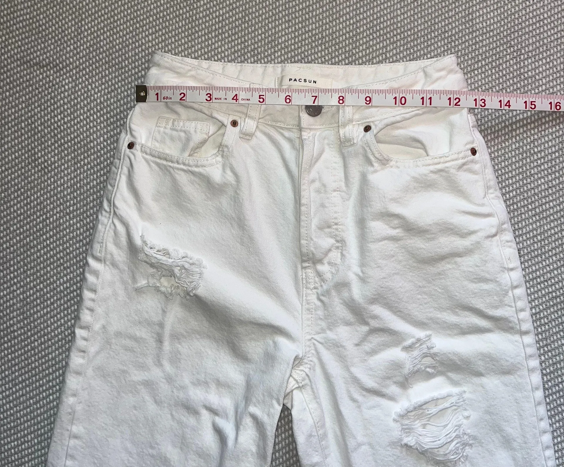 Womens White Ripped Straight Leg “90s Boyfriend” Jeans Sz 24 Raw Hem - Image 4