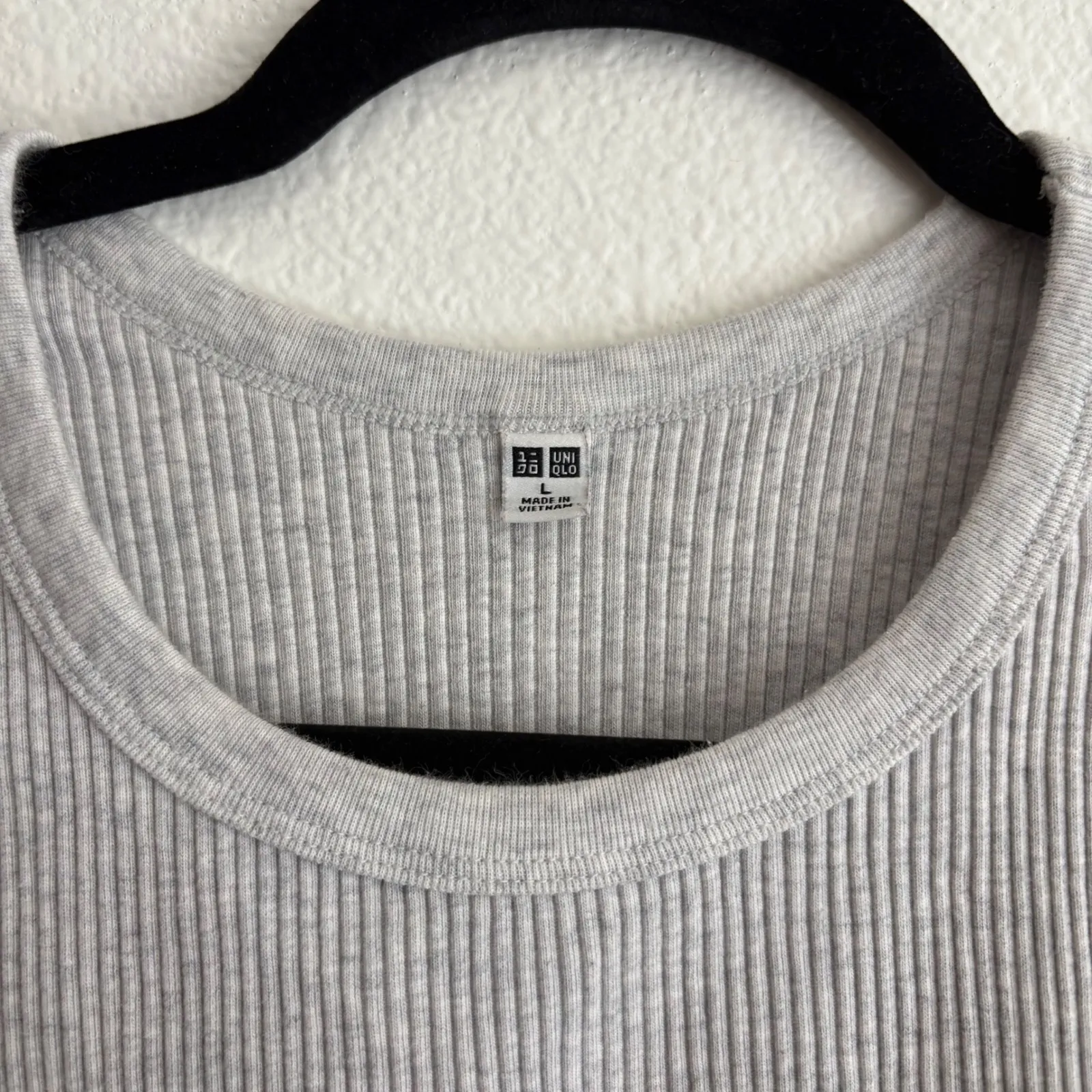 UNIQLO Gray Ribbed Cropped Tank Top Racerback Sleeveless Athletic Casual‎ - Image 5