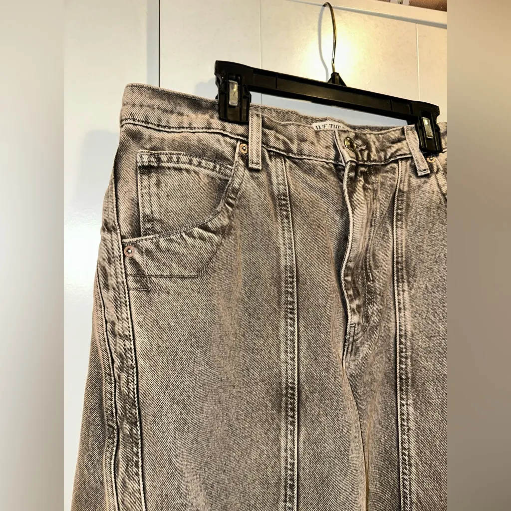 NWT FREE PEOPLE We The Free Olsen Cuffed Crop Barrel Jeans - Slate
$128 - Image 7
