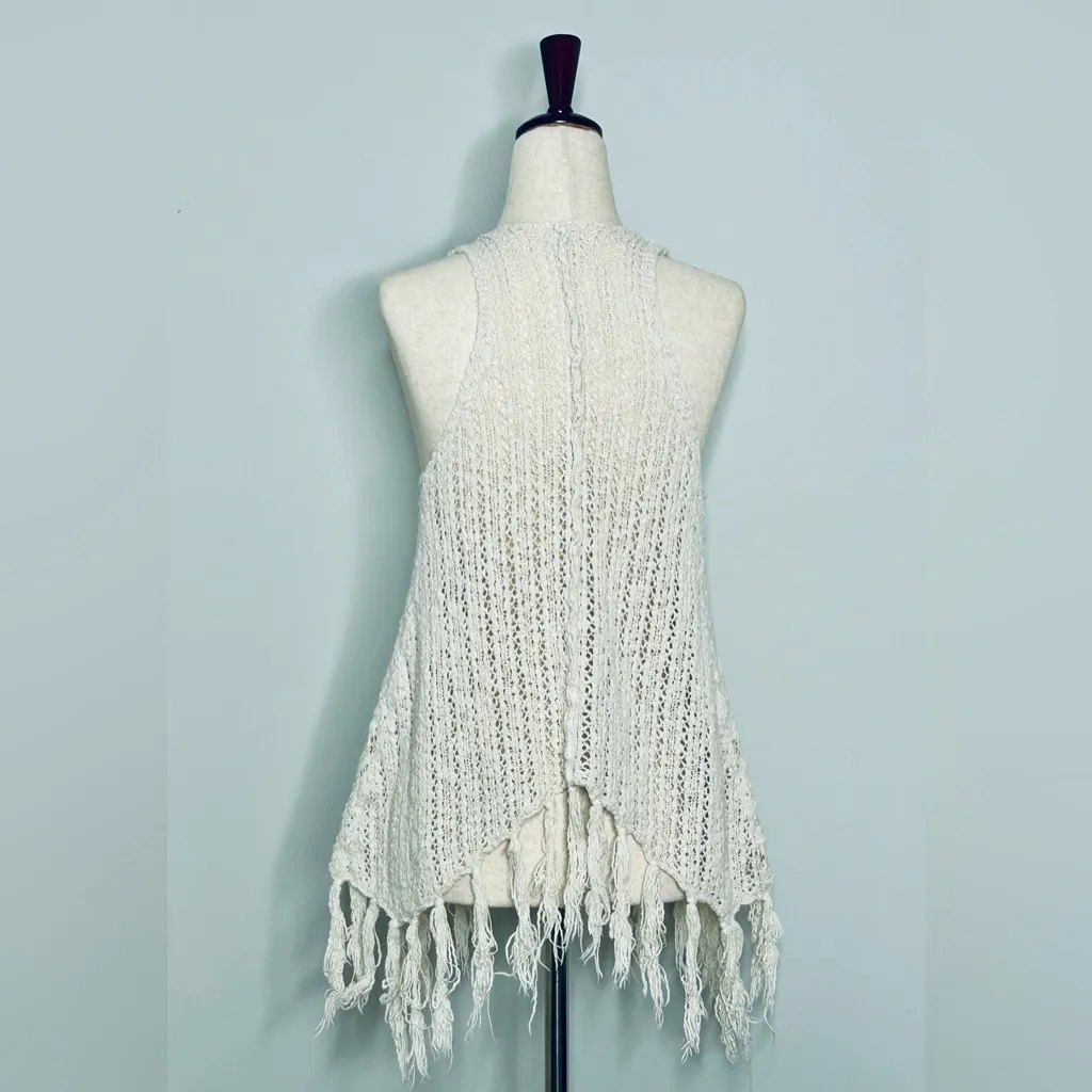 Mossimo Cream Bohemian Crochet Vest with Bottom Trim Fringe size XS - Image 4