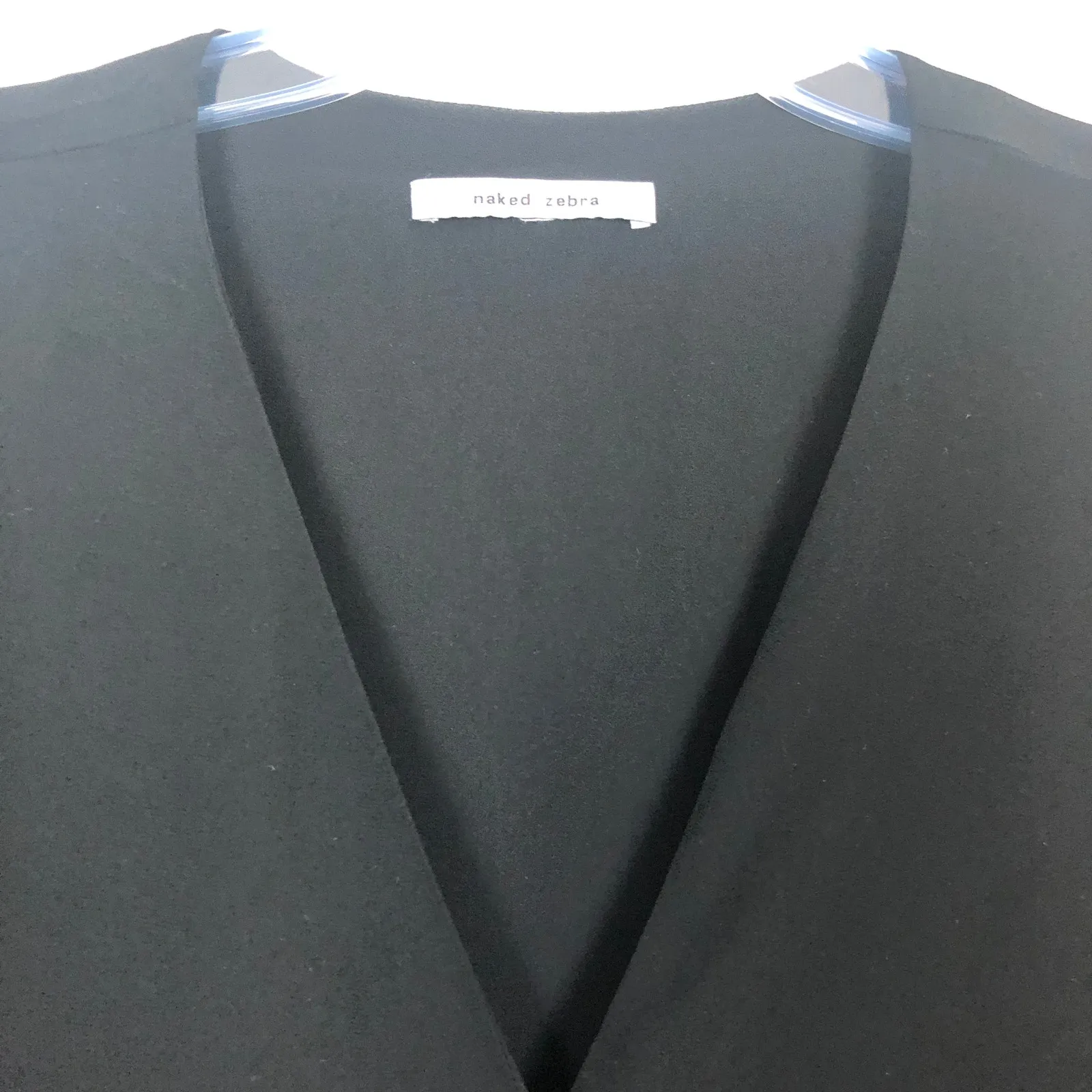 Naked Zebra Workwear V-Neck Short Sleeve Wrap Top Size Medium - Image 3