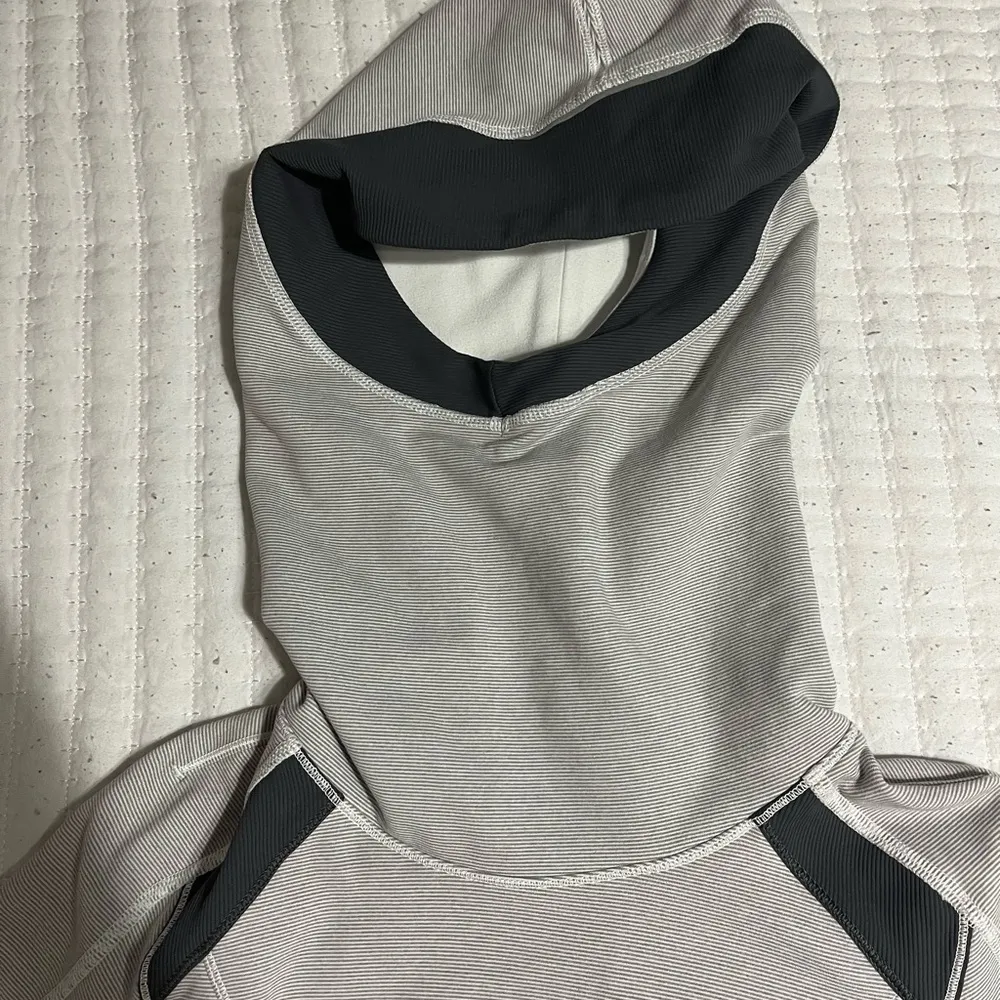 Lululemon  Sweatshirt - Image 2