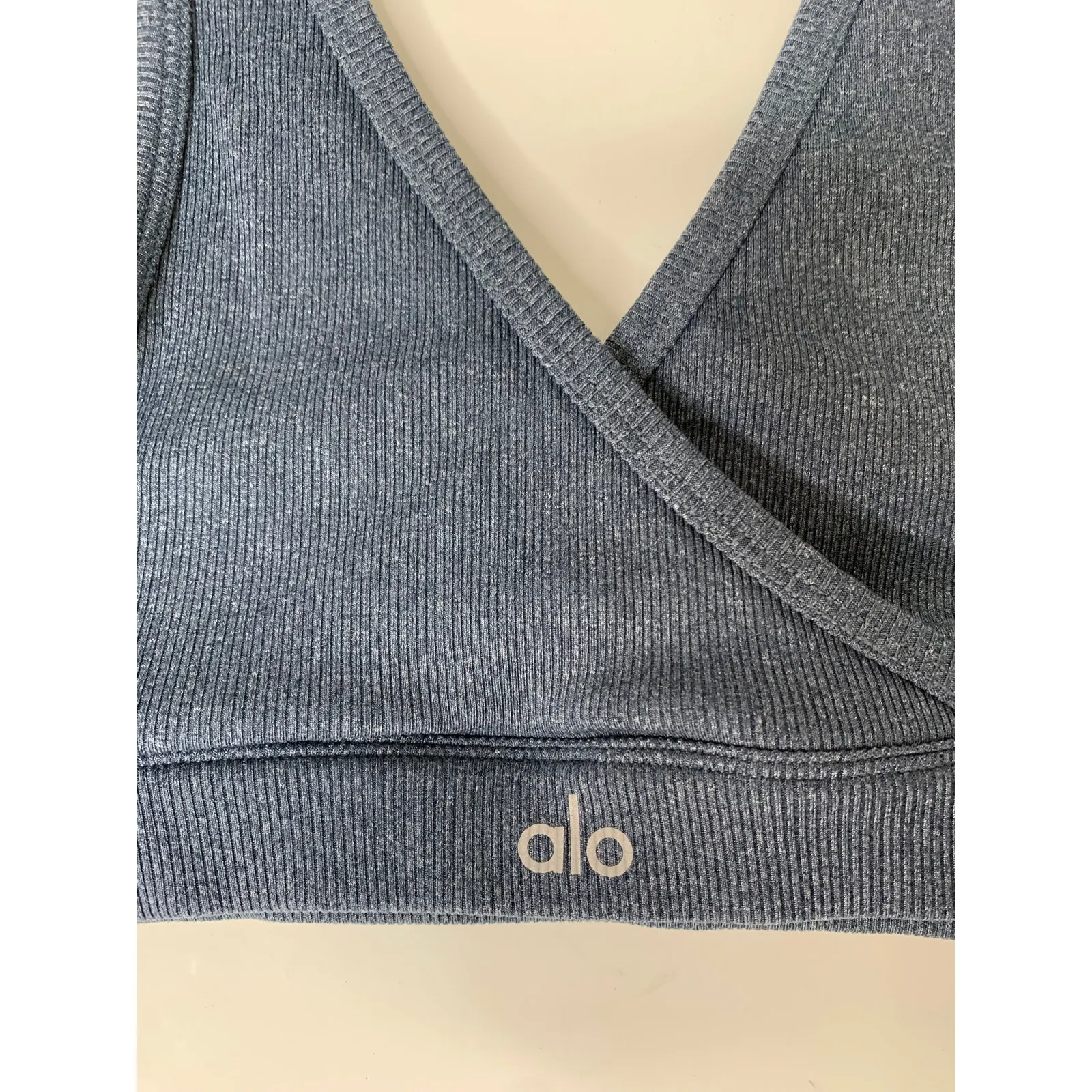 Alo Togetherness Sports bra in Eclipse Heather Womens Small - Image 7