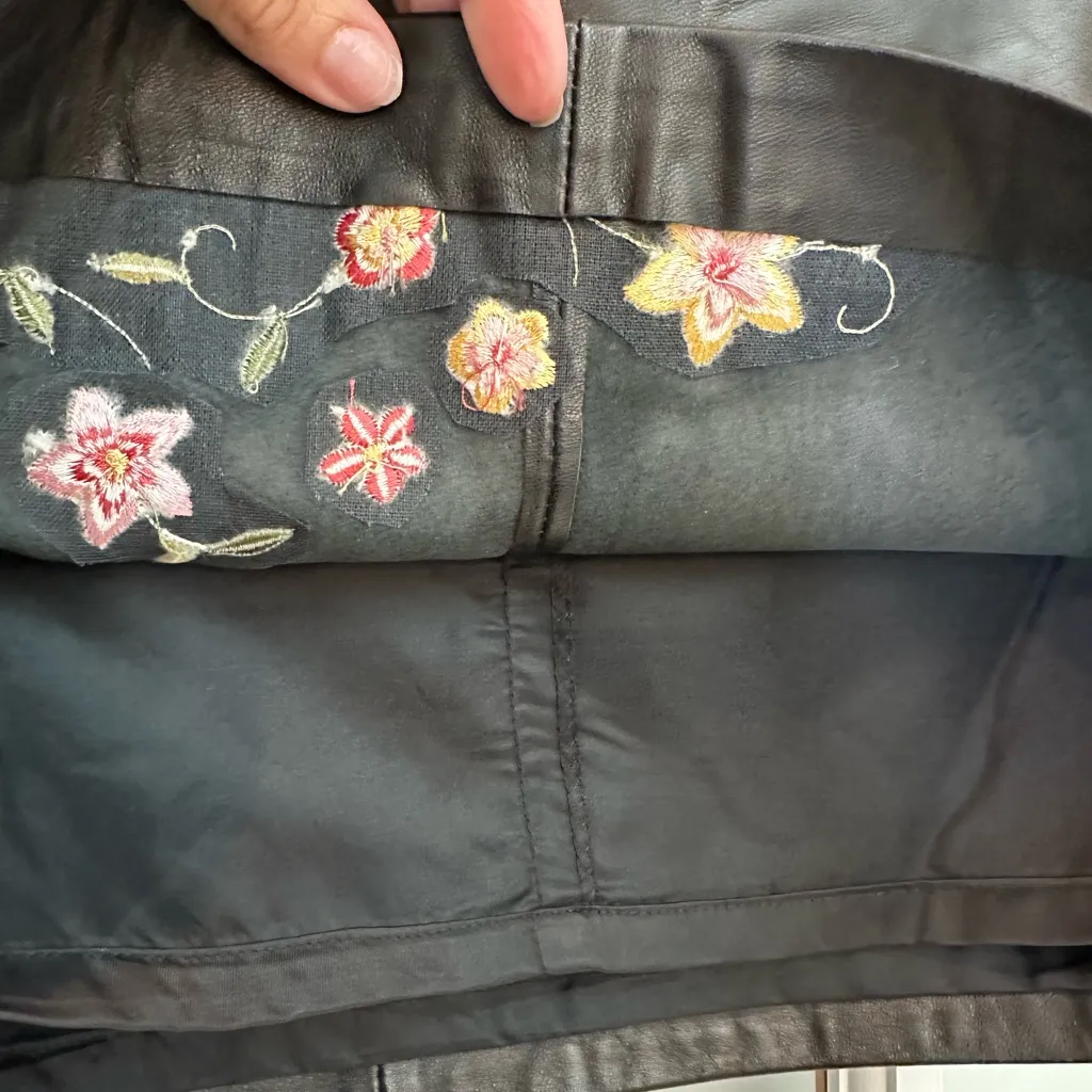 ALFANI Y2K 100% Genuine Leather Black Floral Embroidered A-Line Skirt Size 4 S - Image 8