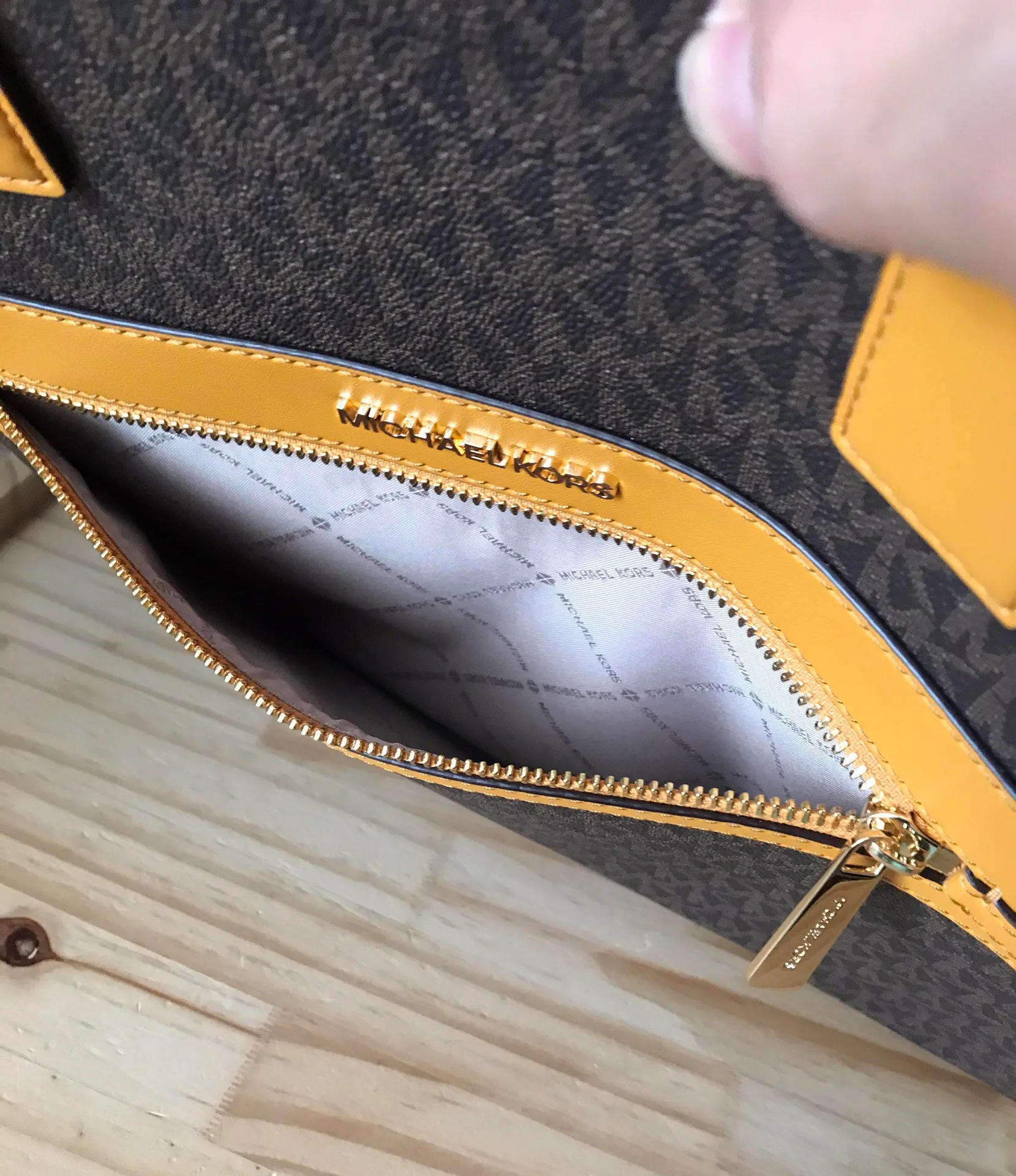 Michael Kors Purse - Image 9