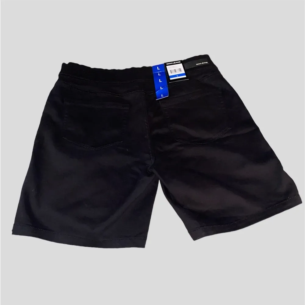 Shorts Size L. NWT - Image 3