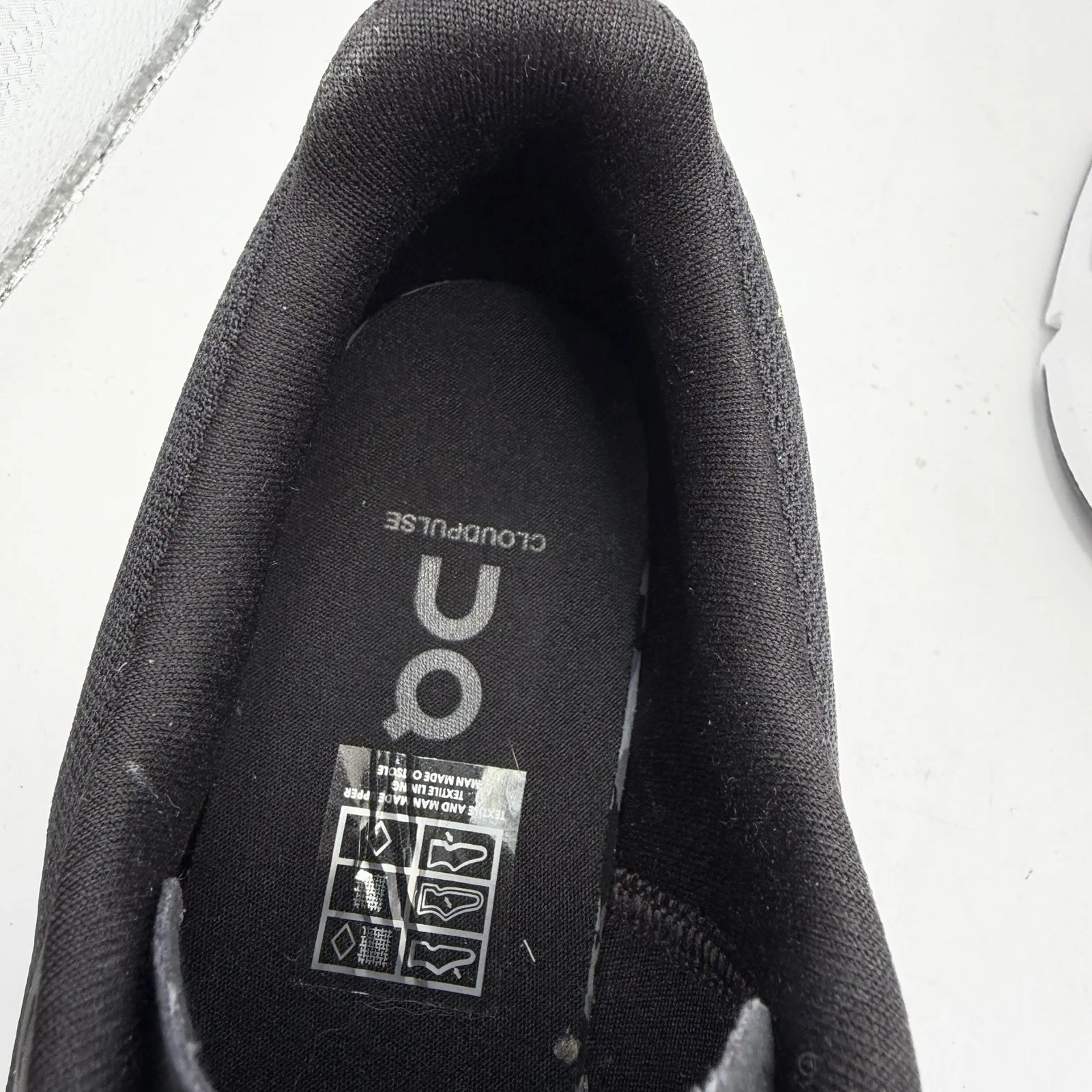 On Women's Cloudpulse Sneakers Size 9 Black and White - Image 8