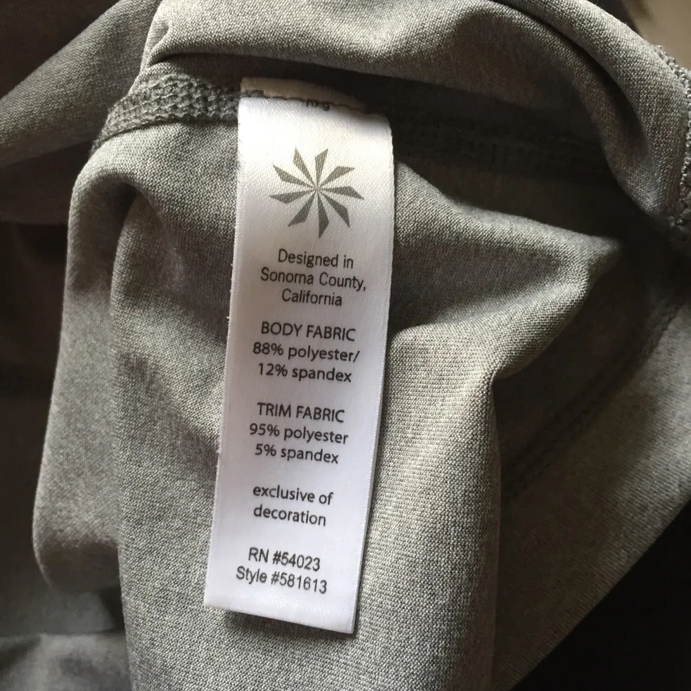 Athleta grey workout tank top size large! - Image 4