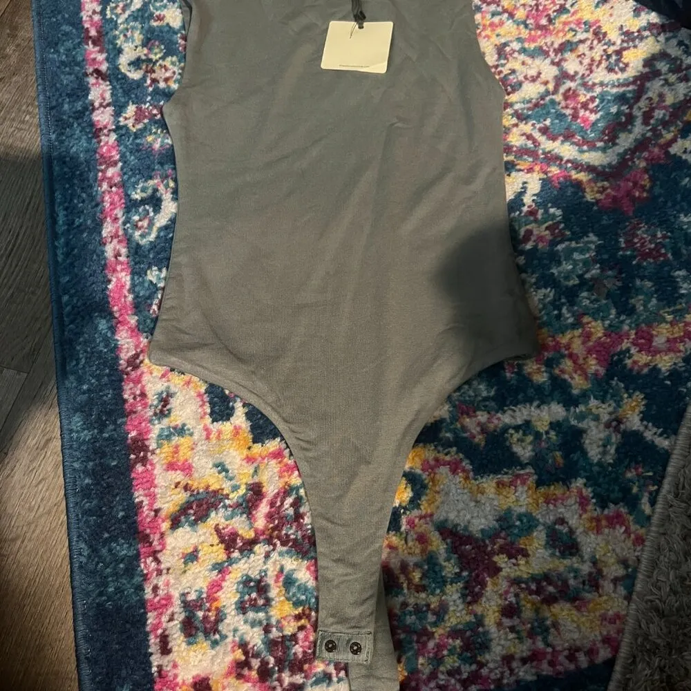 NWT Dress Forum Mock Neck Bodysuit Small - Image 5