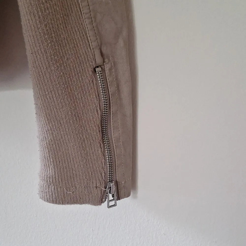 Miami faux suede motto taupe asymmetrical jacket with zipper closure size S - Image 3