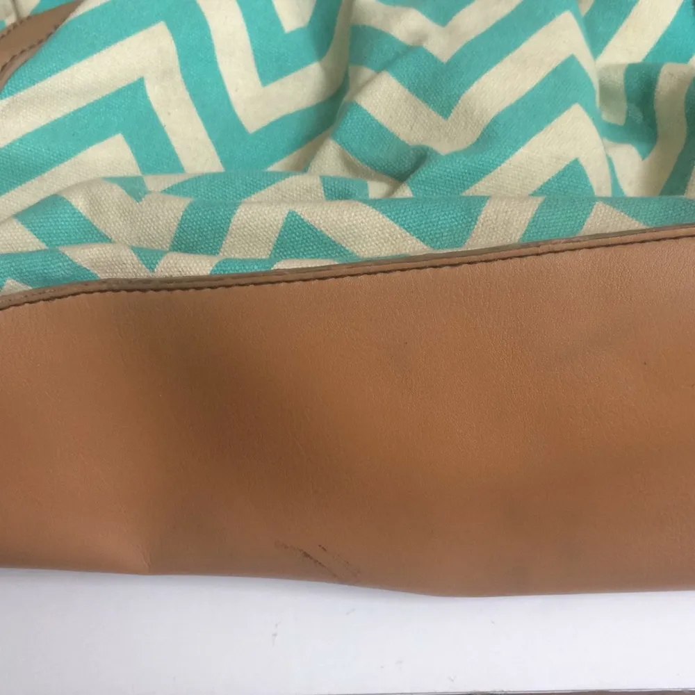 FINAL MARKDOWN Ladies chevron bag - Image 3