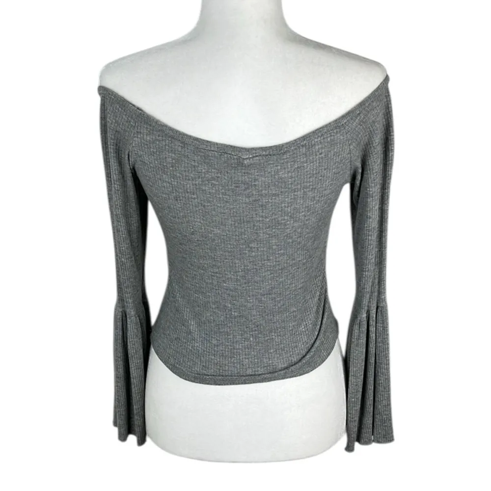 See You Monday Grey Bell Sleeve Off Shoulder Top Size Large - Image 4