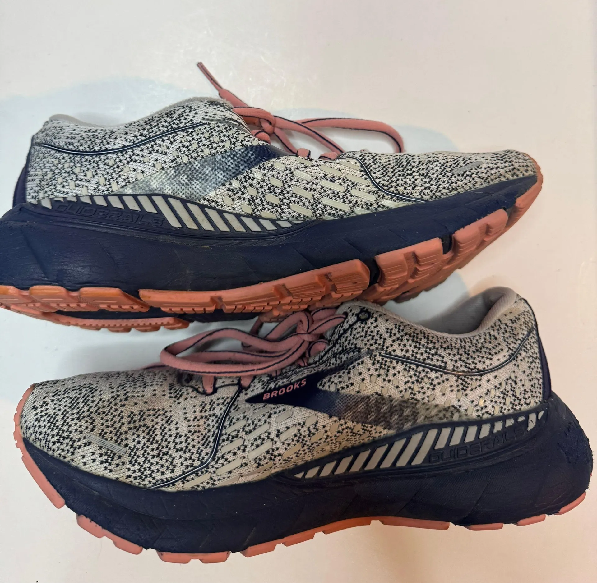 Womens  Adrenaline GTS 21 Size 7.5 - Image 6