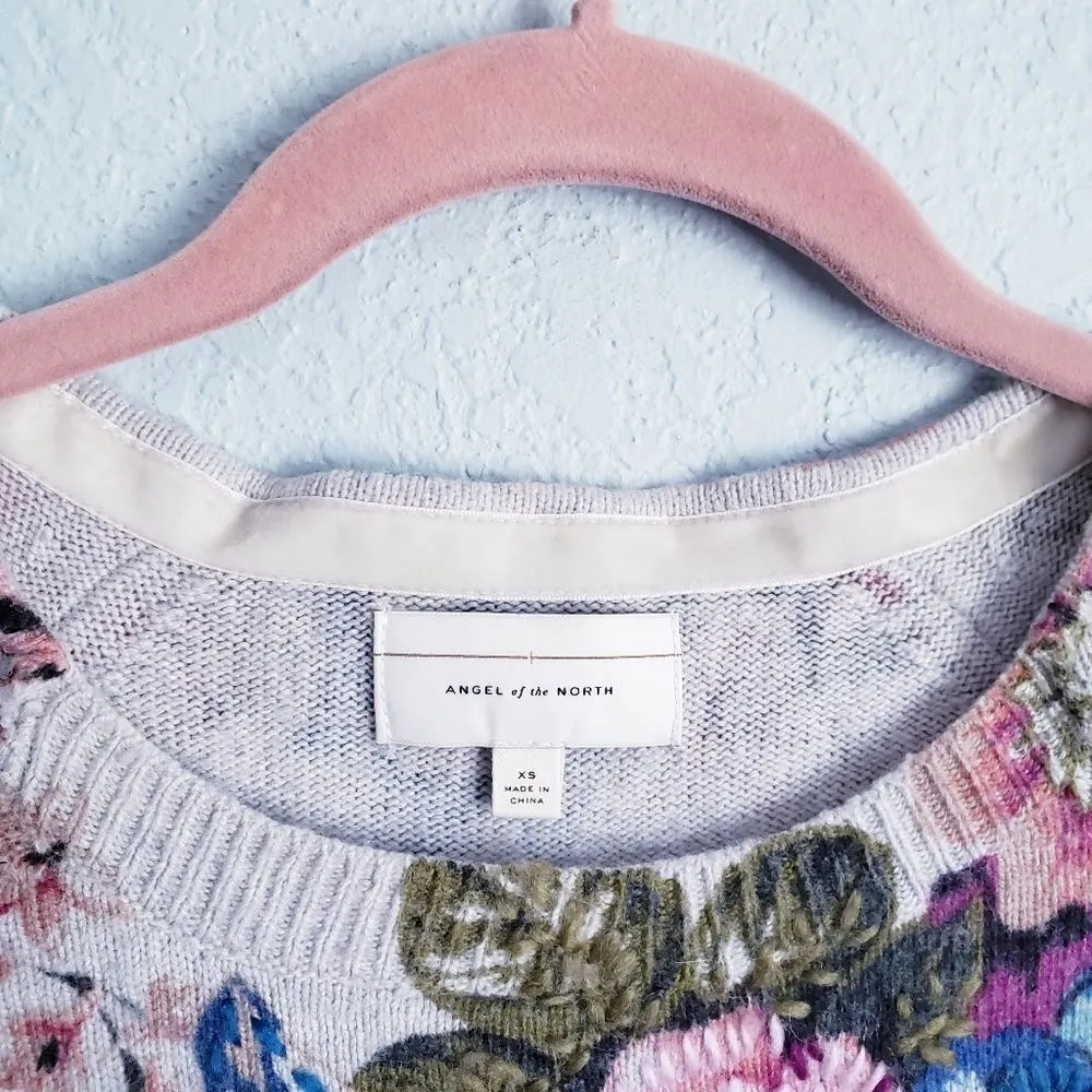 Angel of the North Gray Multicolor Floral Embroidered Wool Lightweight Sweater - Image 4
