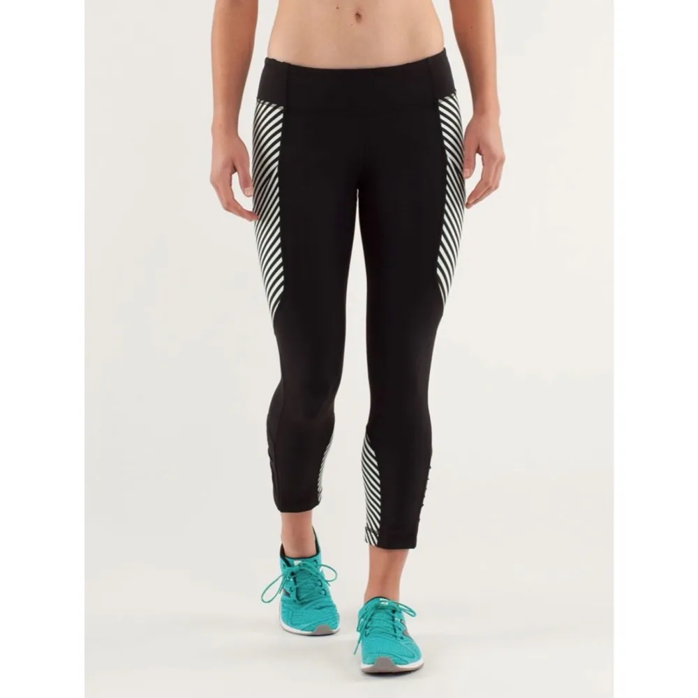 Lululemon Run Reflect Cropped Leggings - Image 3