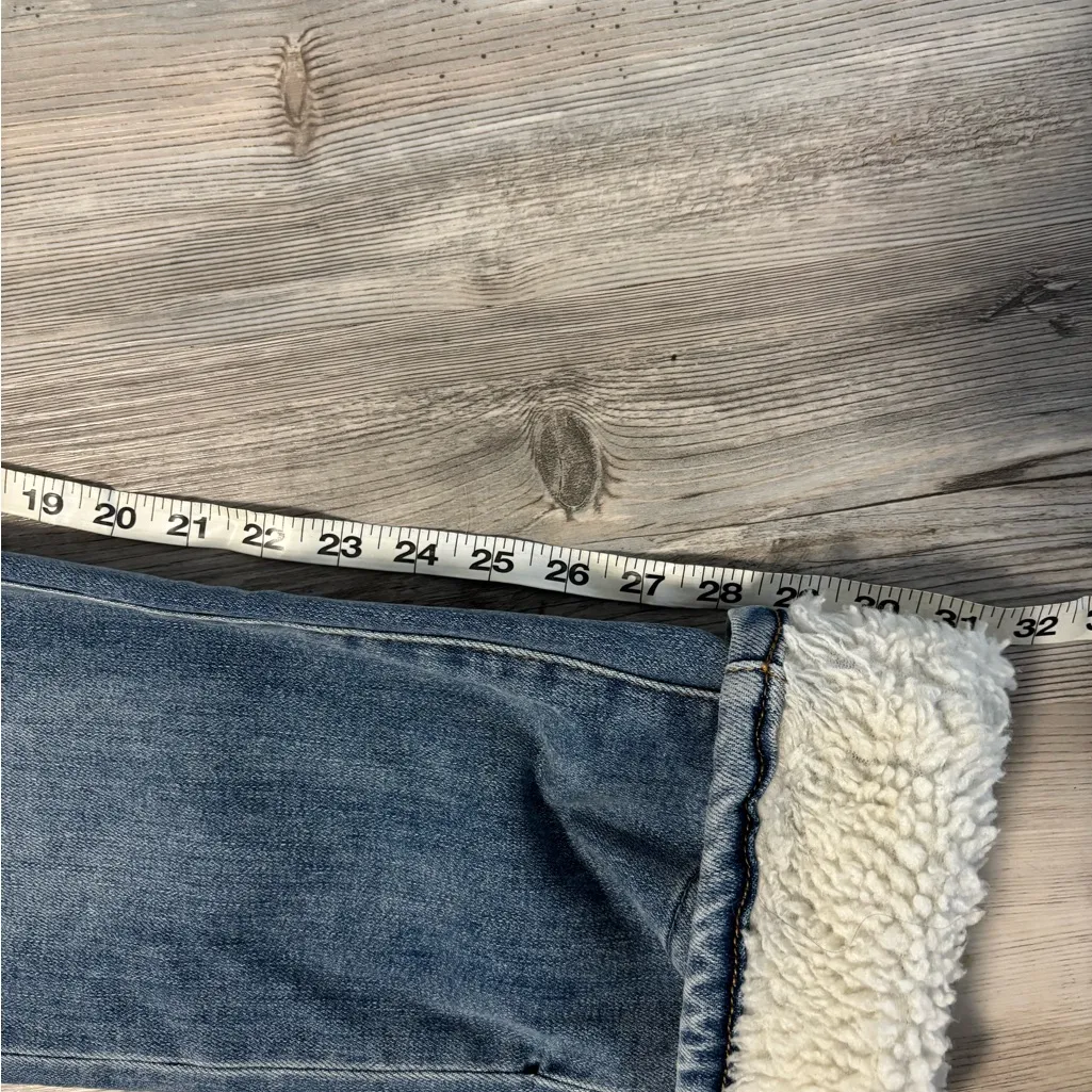 Judy Blue Sherpa Cuff Straight Fit Jeans – Size 3/26 – NWT - Image 3