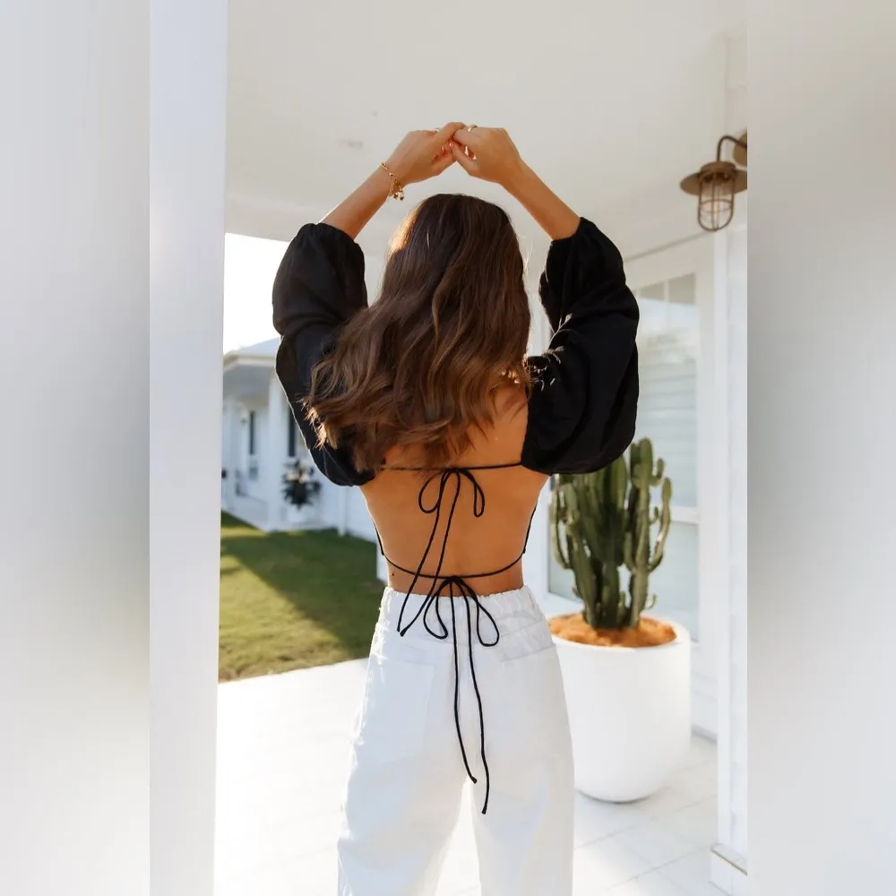 HELLO MOLLY Jordan Crop Top In Black - Image 3