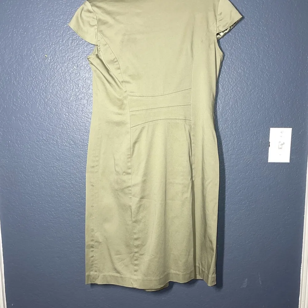 wrap dress size 10 Cap Sleeve V-Neck Hardware stretchy flattering - Image 8