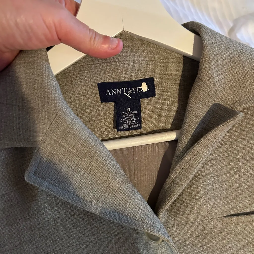 Ann Taylor Ladies Blazer Jacket Size 6 Lined Rayon Wool Blend Beige Vintage - Image 3