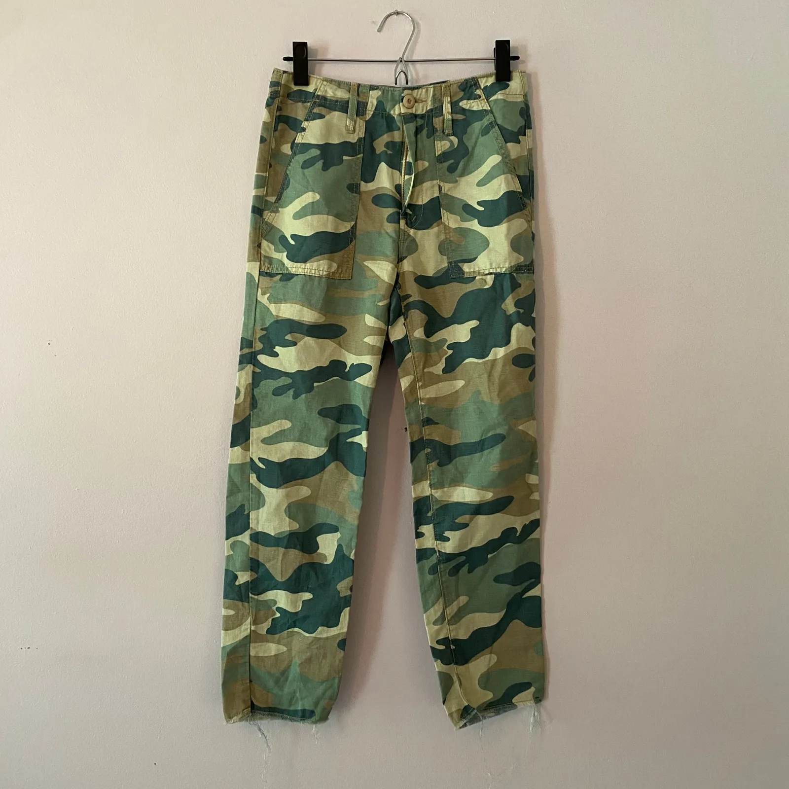 Mother The Shaker Chop Crop in Blue Green Camo Frayed Cropped Women's size 25 - Image 2