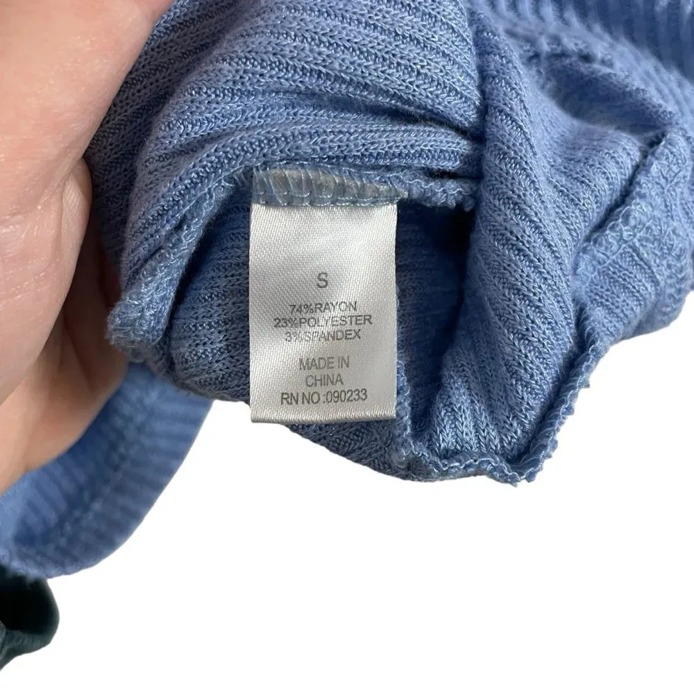 PacSun Women’s Ribbed Fitted Cropped Tee in Blue Size S - Image 3