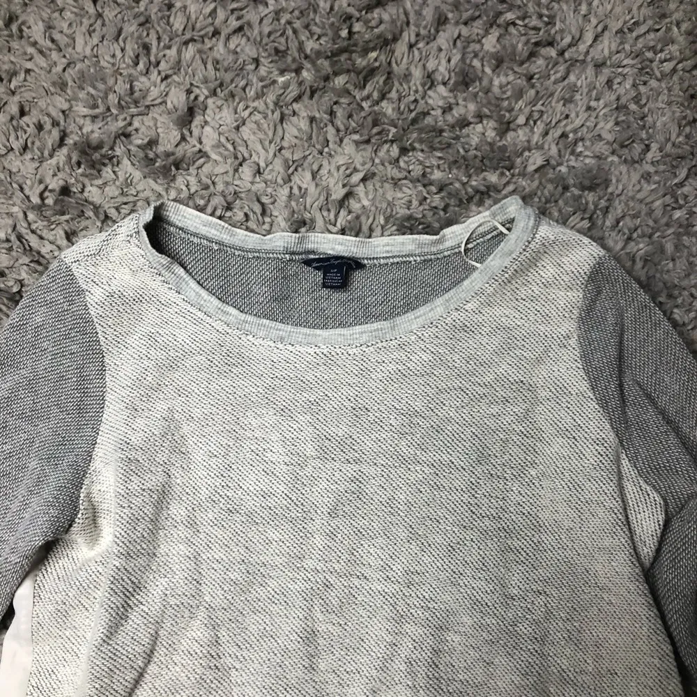 American Eagle tulip back gray sweater size small - Image 3