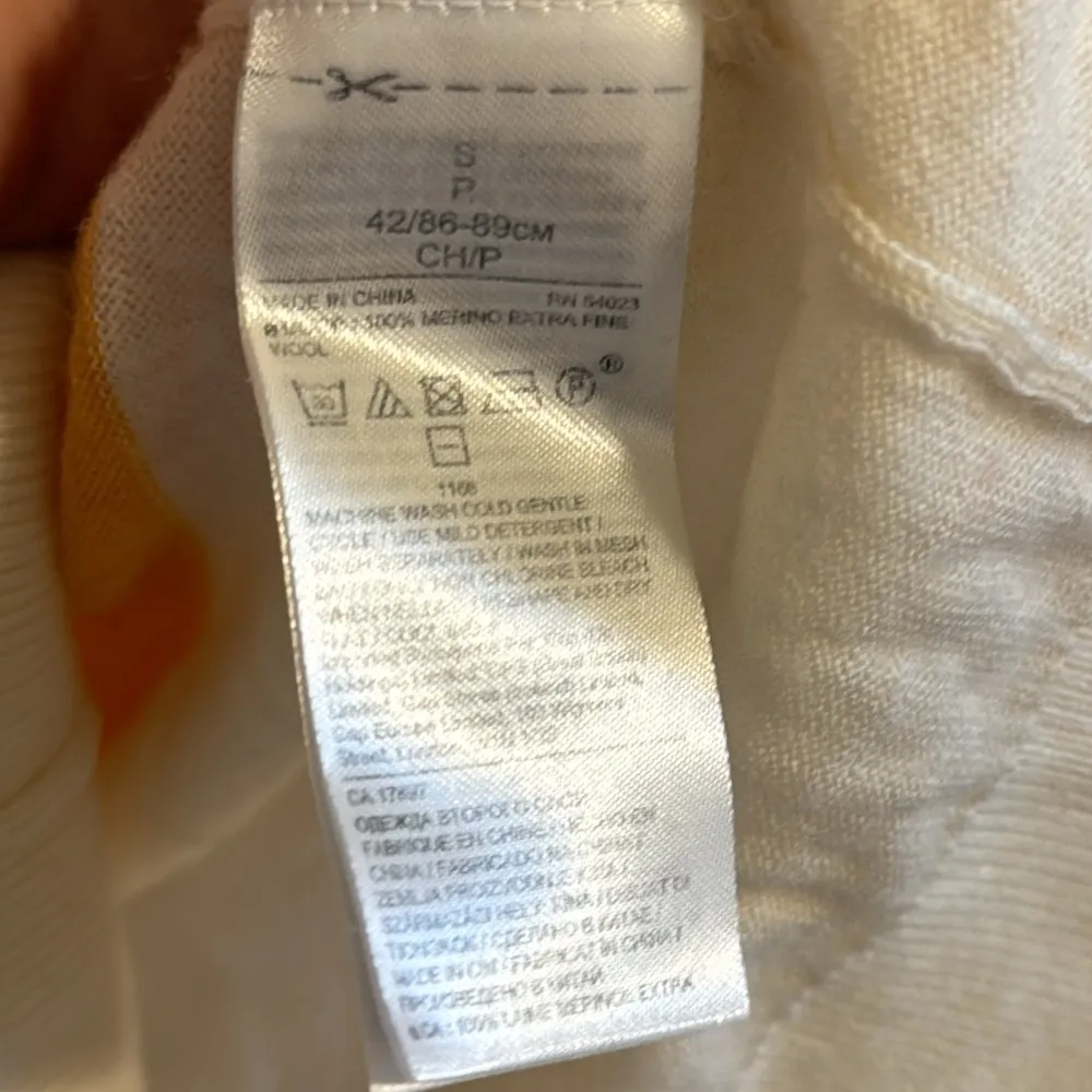 Banana Republic Sweater Off White Striped 100% Extra FIne Merino Wool size S - Image 6