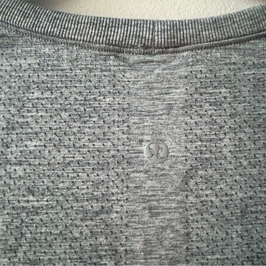 Lululemon Gray Relaxed Fit Swiftly Tank Sz 10 - Image 5