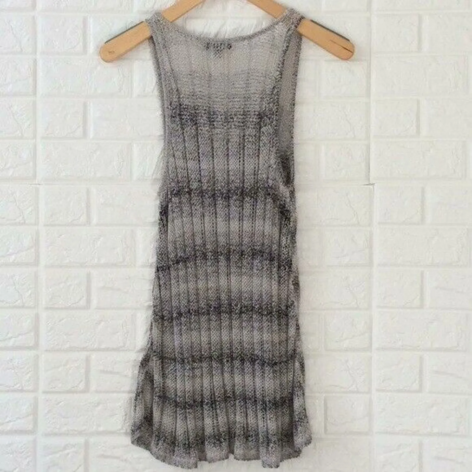 Bebe gray black gradient stripe‎ tank sweater Top Women’s Size XS - Image 7