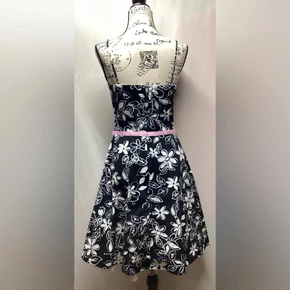 IN San Francisco. Spaghetti strap A-Line dress with crinoline hem line. Size 11 - Image 3