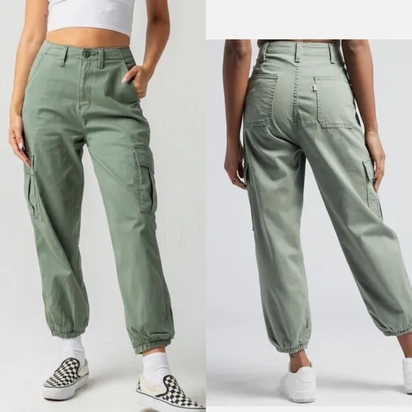 Levi’s High-Waisted Cargo Joggers - Image 2