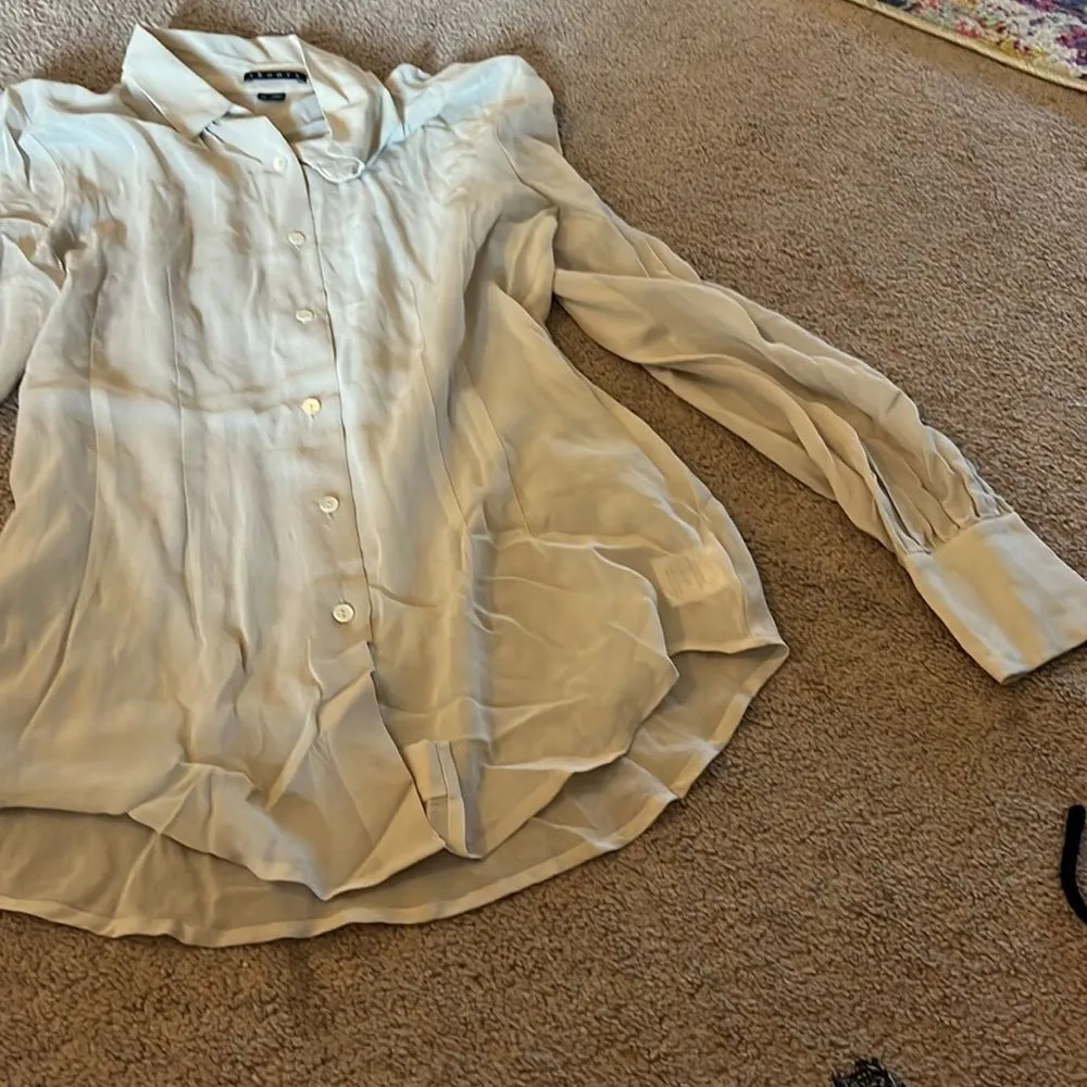 Theory  silk button down M - Image 3
