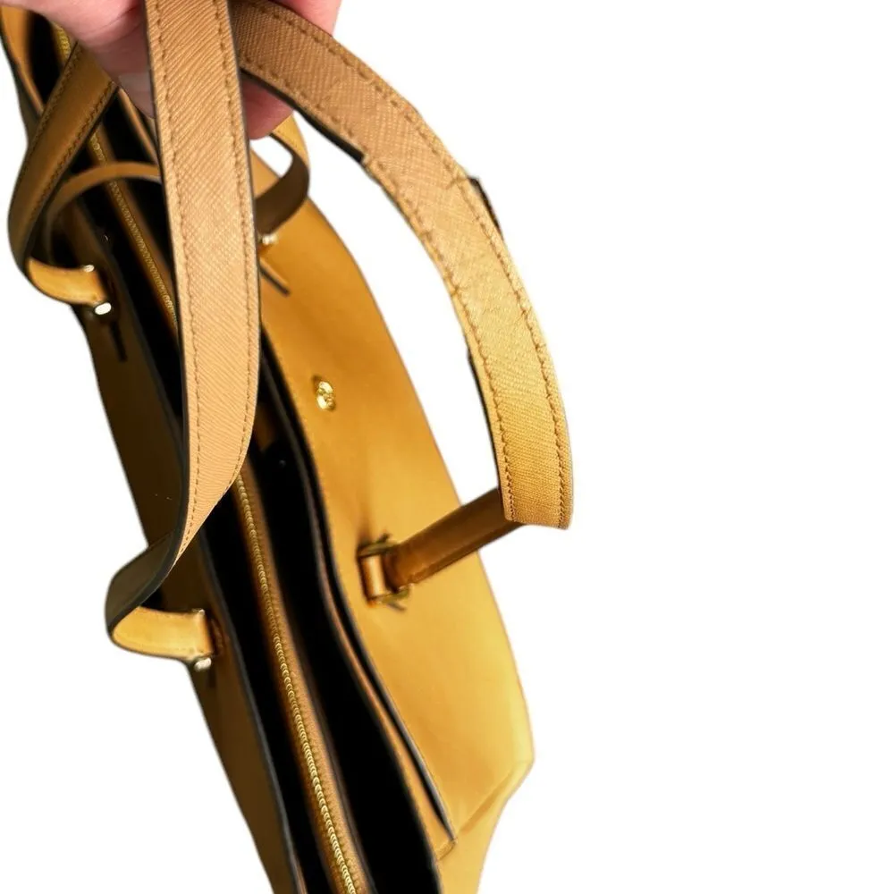 Tory Burch Robinson Leather Tote in Cardamom - Image 12