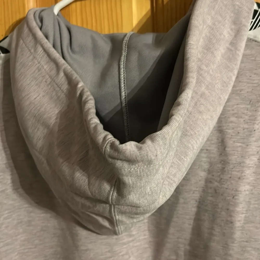 Adidas Women’s Sweatshirt Size M - Image 3