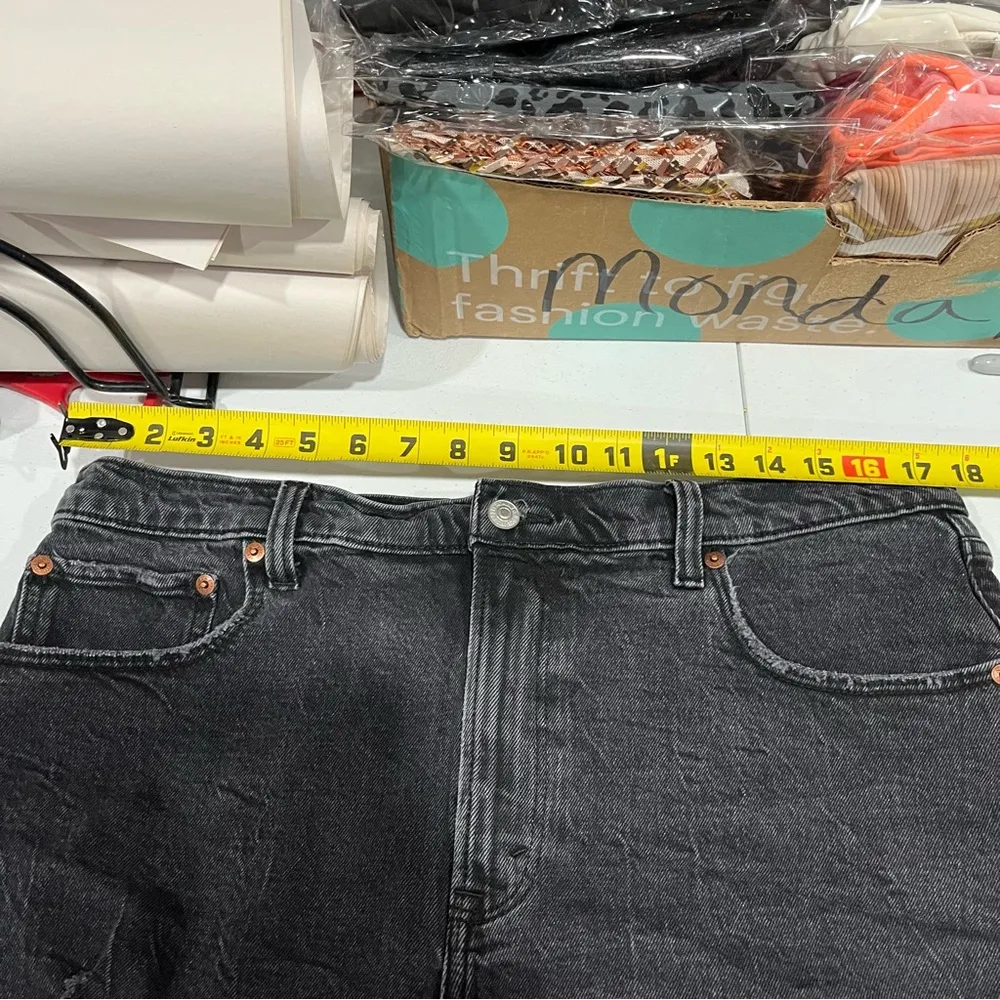 Abercrombie & Fitch Black Denim The Cutoff Short High Rise Womens Size 32/14 - Image 6