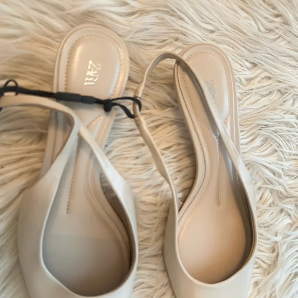 ZARA  Cream Pointed Slingback Heels - Image 4