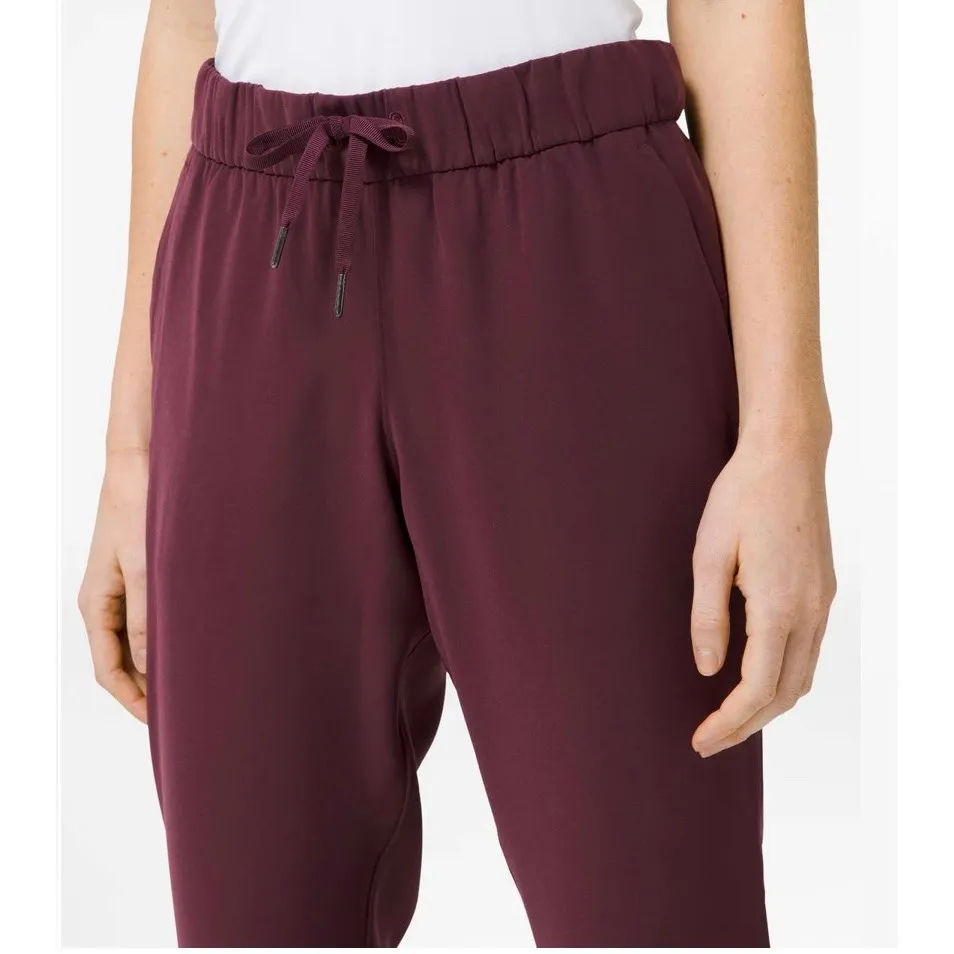 Lululemon On‎ the Fly Jogger *Woven
Cassis Size 4 Purple - Image 12