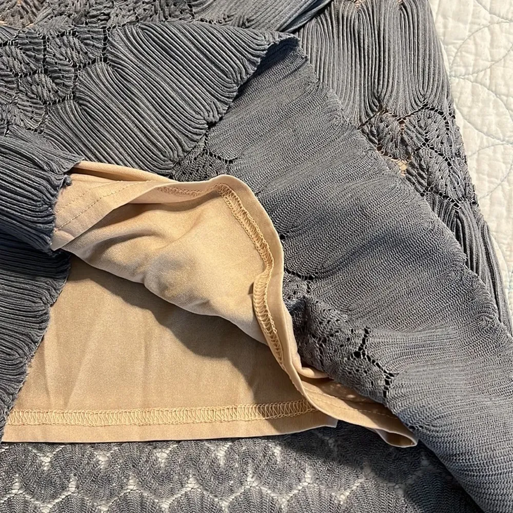 Suzanne Betro small ruffle off the shoulder lace crochet smocked top lightweight - Image 7