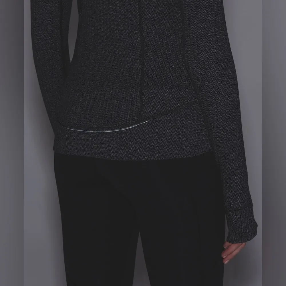 Lululemon Think Fast Pullover in Heathered Herringbone Heathered Black - Image 4