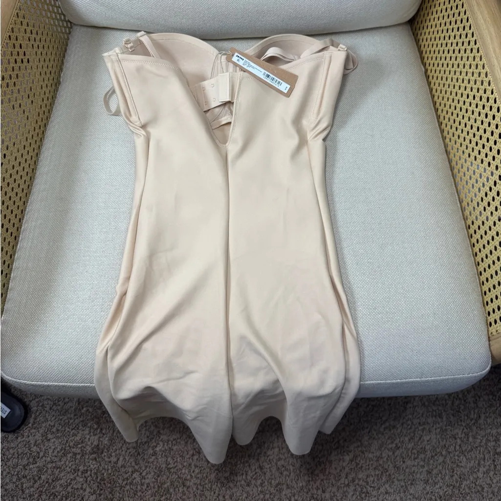 NWT Skims Body Underwire Mid Thigh Bodysuit - Image 6