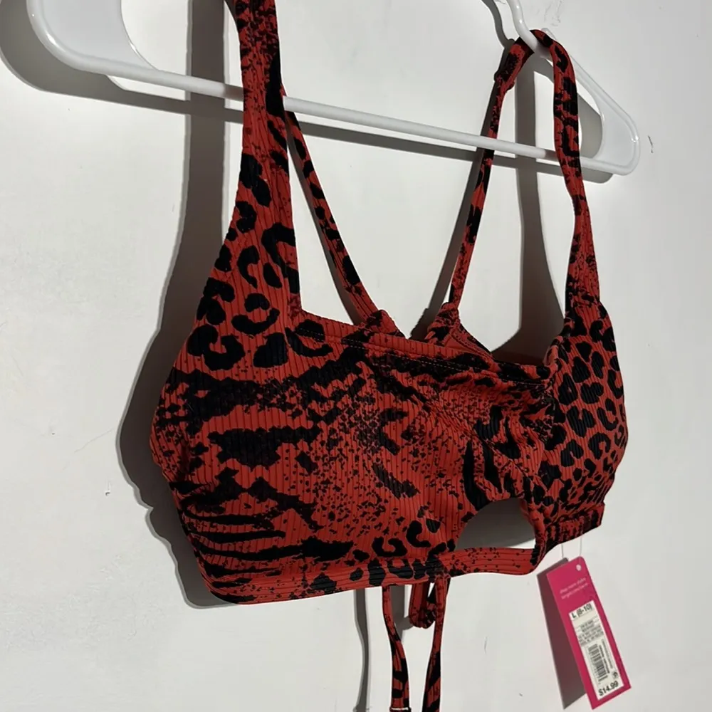 NEW Xhilaration Juniors Red Animal Print Bikini Top Size L (8-10) - Image 2