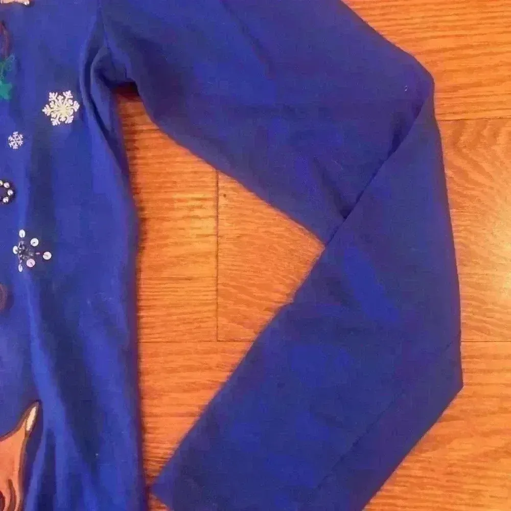 Christmas Winter Holiday Long Sleeve Tee embroidered sequins beading size Small - Image 7