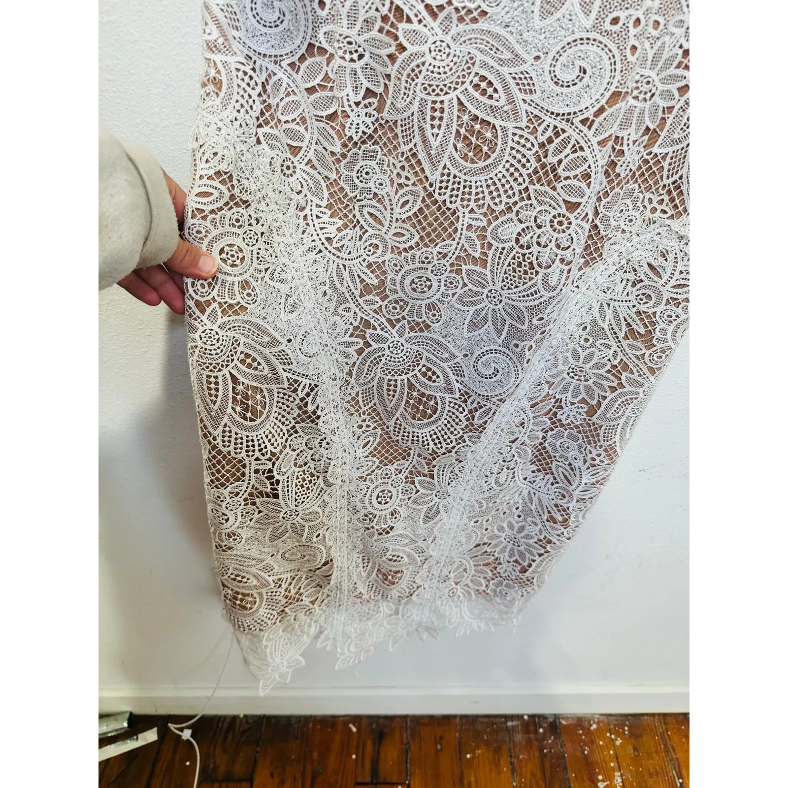 Bronx & Banco White Embroidered Lace Back Cutouts Madeline Lace Bride Dress XS - Image 16