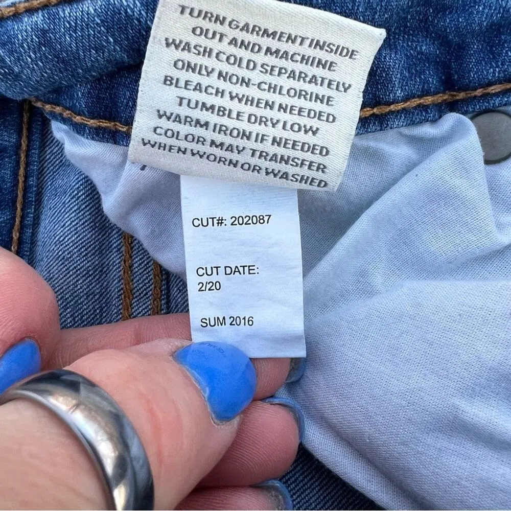 Torrid boyfriend stretch distressed front jeans Size 10 - Image 4