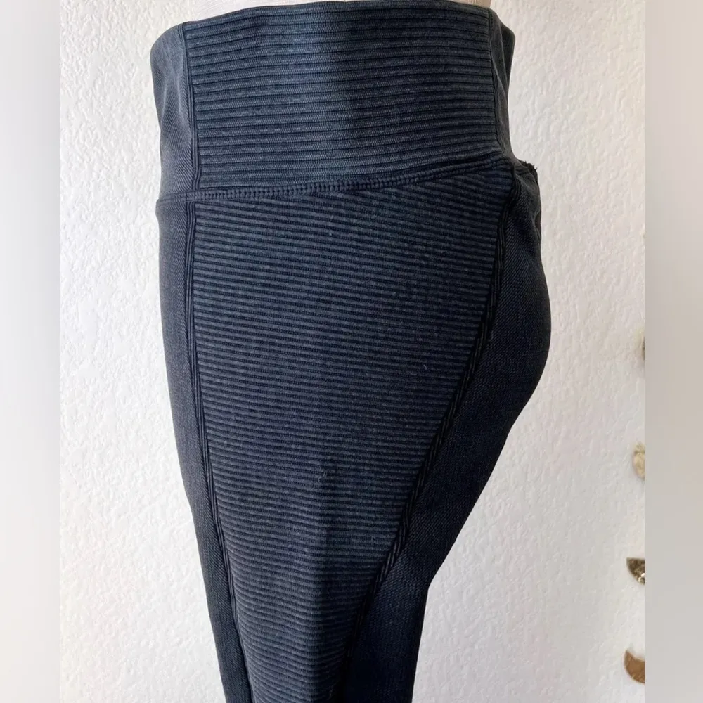 Aerie offline high waisted ribbed seamless legging acid wash Charcoal gray Large - Image 9