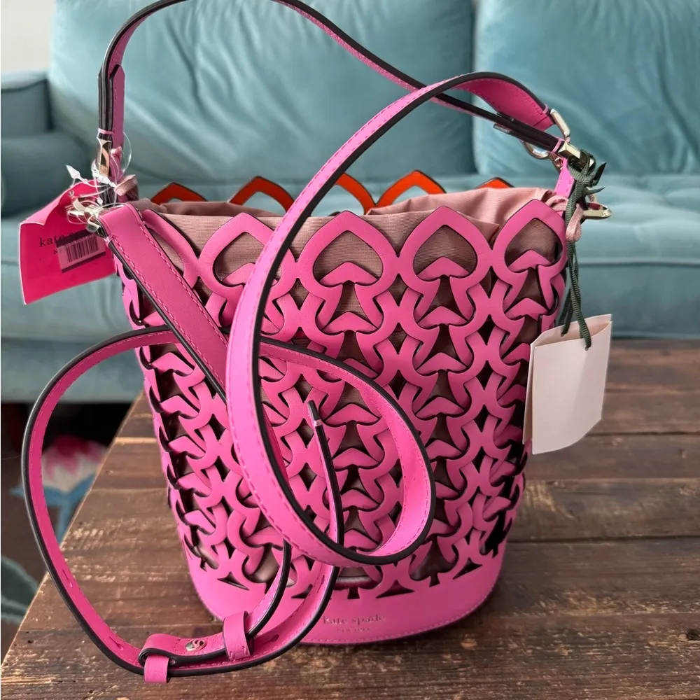 NWT  Dorie small bucket bag in Hibiscus Tea - Image 10